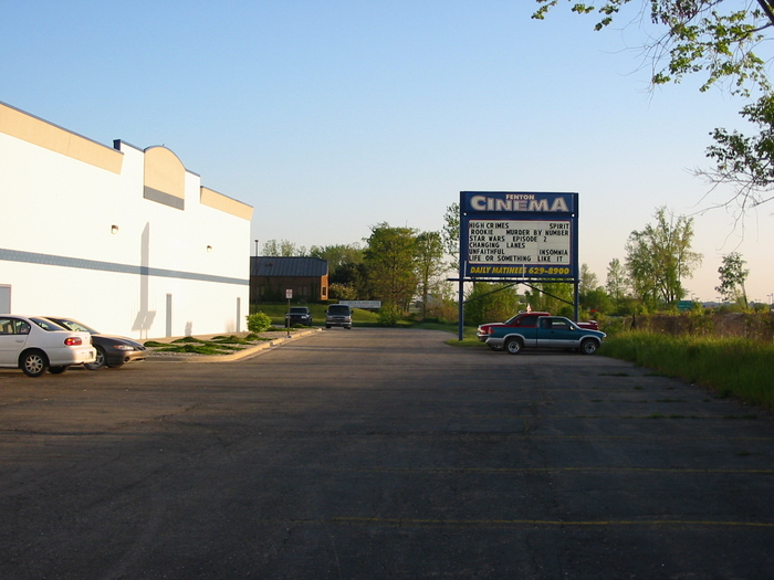 Fenton Cinema - May 2002 (newer photo)